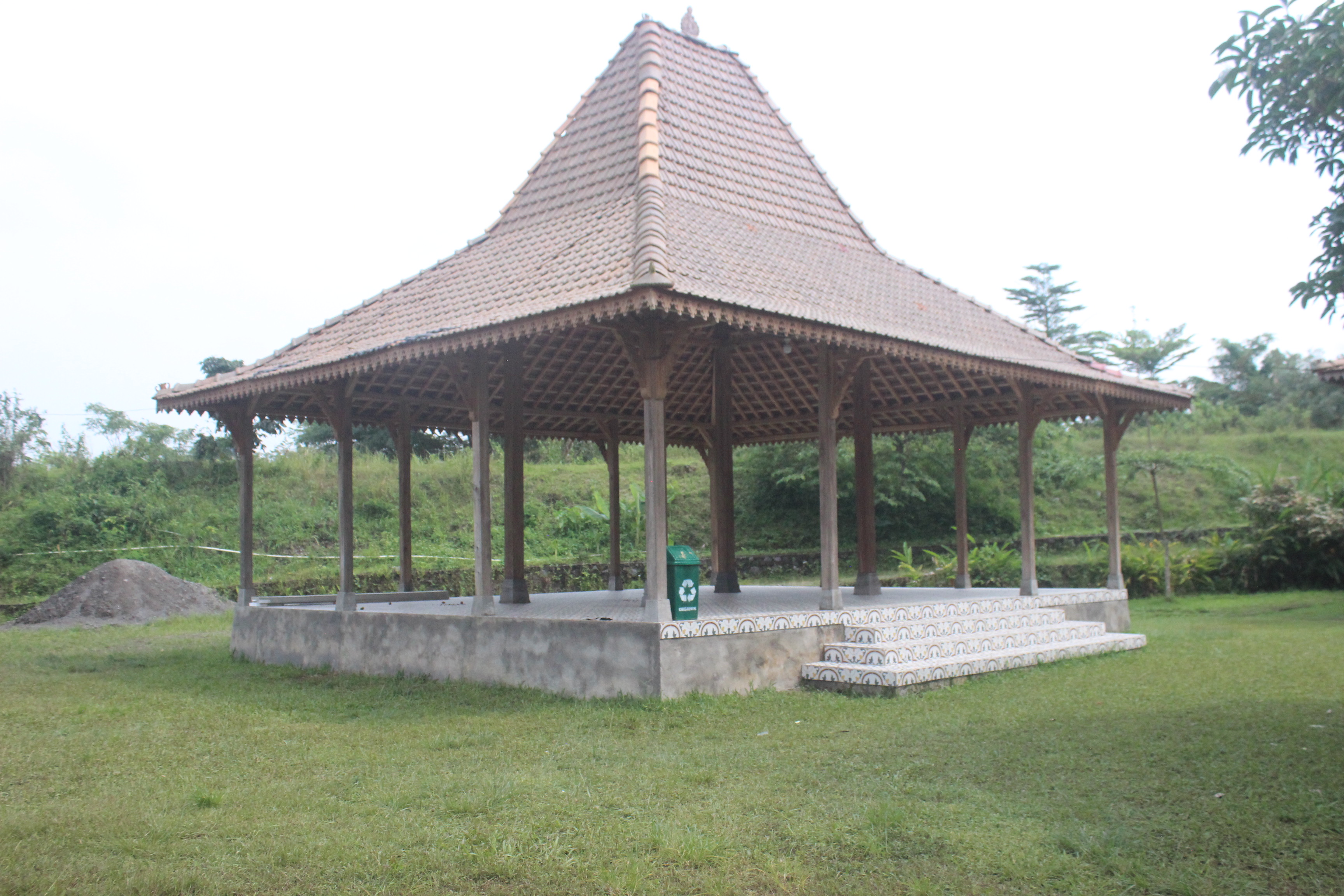 Area pendopo dan sekitarnya